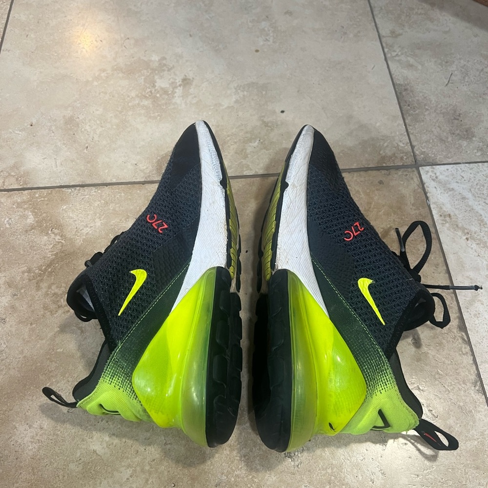 Nike Air Max 270 - image 6